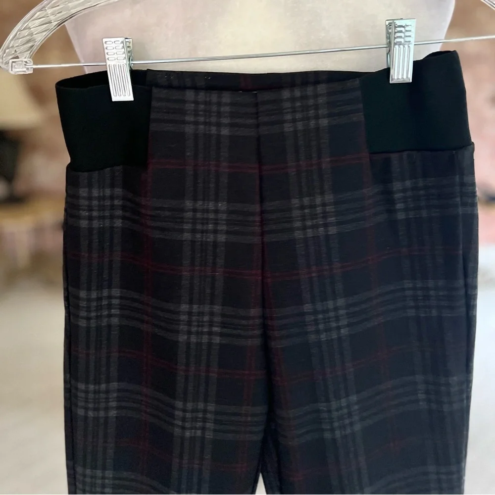 William Rast  Plaid Black Grey Red Ponte Knit Leggings S (Jrs) Preppy Chic